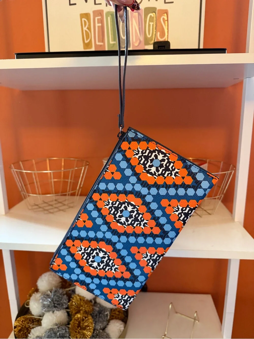 VERA BRADLEY Geometric Wristlet Clutch(NWOT)